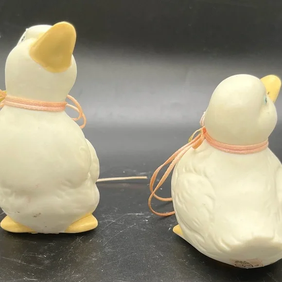 Vintage DEPT56  Duckling With A Pink Ribbon  Figurine - Porcelain   Retired Set - Picture 9 of 13